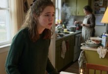 Photo of A Knock on the Door Disrupted Our Perfect Thanksgiving — By the End of Dinner, We Were All in Tears for Reasons We Never Expected