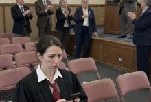 Photo of “They Chose a Vacation Over My Graduation Day—Until a Famous Doctor Stepped In and Turned My Silent Moment Into a Powerful Statement”