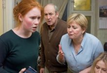 Photo of My Mother Praised My Sister for “Supporting the Family” Every Month—Then One Bank Statement Revealed Who Had Really Been Paying All Along