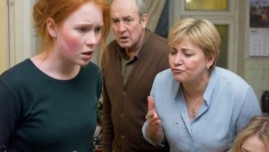 Photo of My Mother Praised My Sister for “Supporting the Family” Every Month—Then One Bank Statement Revealed Who Had Really Been Paying All Along