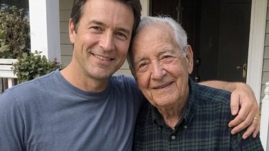 Photo of After My Neighbor’s Funeral, His Lawyer Handed Me an Old Suitcase—What I Found Inside Changed My Life Forever