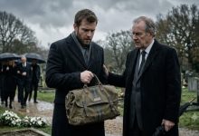 Photo of An Elderly Woman Asked Me to Marry Her—After Her Funeral, One Worn Bag Changed Everything
