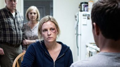 Photo of HE CAME DOWN SMILING AFTER HITTING HER… THEN HE FROZE WHEN HE SAW WHO WAS WAITING AT THE BREAKFAST TABLE