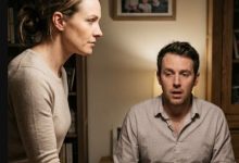 Photo of My Husband Gave His Entire Paycheck to His Mother… Then I Opened the Black Folder