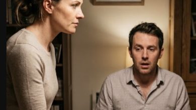 Photo of My Husband Gave His Entire Paycheck to His Mother… Then I Opened the Black Folder