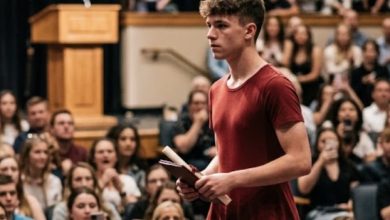 Photo of Everyone Laughed When My Son Accepted His Diploma in a Red Dress—Until They Learned the Heartbreaking Reason
