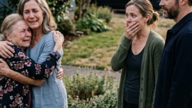 Photo of Every Thursday, My Widowed Mother Disappeared With My Childhood Friend—So I Followed Them and Discovered the Truth