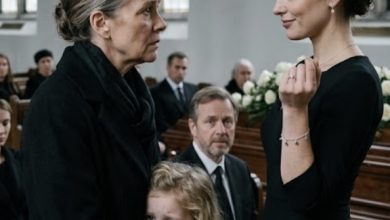 Photo of My Son-in-Law’s Mistress Wore My Daughter’s Bracelet to Her Funeral and Whispered, “I’ve Won” — Then the Lawyer Opened the Will