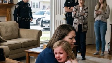 Photo of I Came Home Early From My Work Trip—and Found My 5-Year-Old Daughter Sobbing in Front of Two Police Officers