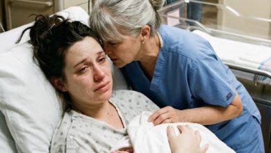 Photo of I Lost One of My Twins During Labor—Then the Nurse Whispered, “Watch the Video I Sent You Before You Trust Your Husband.”