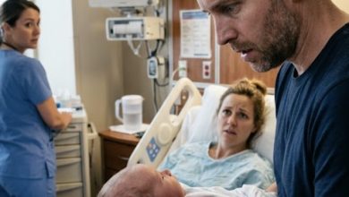 Photo of After 10 Years and 6 Miscarriages, We Finally Had Our Baby—Then My Husband Looked at Her Shoulder and Whispered, “That’s Not Our Daughter”