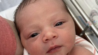 Photo of After 10 Years and 6 Miscarriages, We Finally Had Our Baby—Then My Husband Saw Her Shoulder and Turned Pale