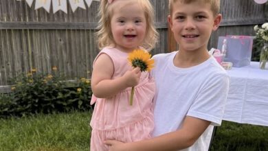Photo of My 8-Year-Old Son Skipped Lunch to Buy a Pink Dress for the Little Girl Next Door—But the Next Morning, Our Entire Lawn Was Covered in Lunchboxes