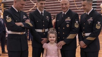 Photo of I Took My Daughter to the Father-Daughter Dance Without Her Dad — Then 12 Marines Walked In and Called Her Name