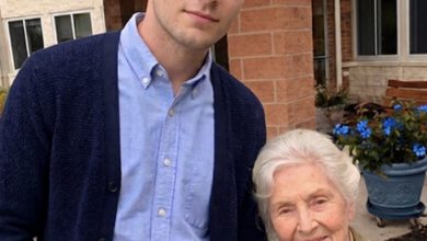 Photo of A Rich Man Paid Me to Pretend to Be His Mother’s Son—Then She Died and Left Me Something I Never Expected