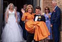 Photo of On My Wedding Day, My Husband Carried His Mother Down the Aisle Instead of Me—So I Took Off My Ring and Walked Away