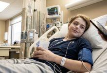 Photo of The Doctor Asked Where My 16-Year-Old Son Had Been Sleeping. I Thought He Was Confused—Until My Son Begged Me Not to Call the Police