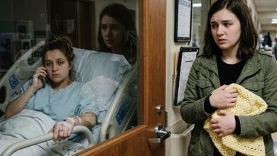 Photo of I Was in Labor When a Girl I’d Never Seen Walked Into My Hospital Room and Said She Was Family