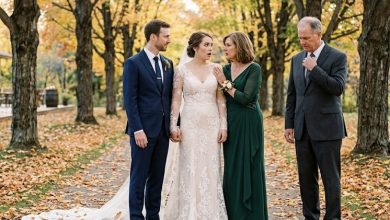 Photo of We Were Smiling for the Camera When My Mom Quietly Told Me the Truth About Her Marriage