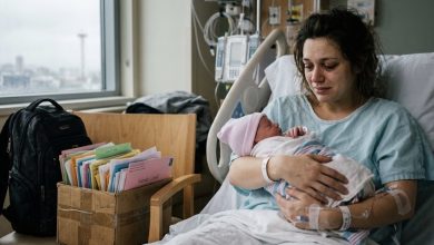 Photo of Twenty Minutes After Our Daughter Was Born, My Husband Told Me Someone Was Waiting Outside
