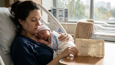 Photo of I Gave Birth in the Same Hospital Where I Was Adopted—Then a Social Worker Walked Into My Room With an Envelope That Was 31 Years Late