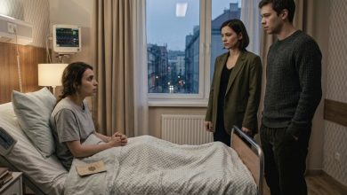Photo of The Two People Who Showed Up at My Hospital Bed Knew Something My Family Had Never Told Me
