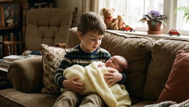 Photo of My Son Thought We Were Bringing His Baby Sister Home — Then a Woman at the Hospital Asked Me Not to Leave