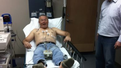 Photo of He Kept Making Jokes While the Doctors Prepared Him for Surgery. I Didn’t Understand His Laughter Until I Found My Mother’s Notebook.