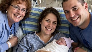 Photo of The Hospital Photo Looked Perfect, but One Wristband Told the Truth