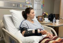 Photo of I Woke Up After Hand Surgery Unable to Feel My Fingers — Then My Husband Told Me Something That Hurt Worse Than the Pain