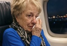Photo of 1. My 79-Year-Old Mother Cried Through an Entire Flight. When We Landed, She Handed Me a House Key and Confessed Why She Had Really Brought Me There.